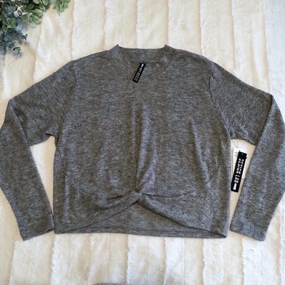 NWT Design Lab twist-front cropped sweater - size Large - Picture 8 of 13